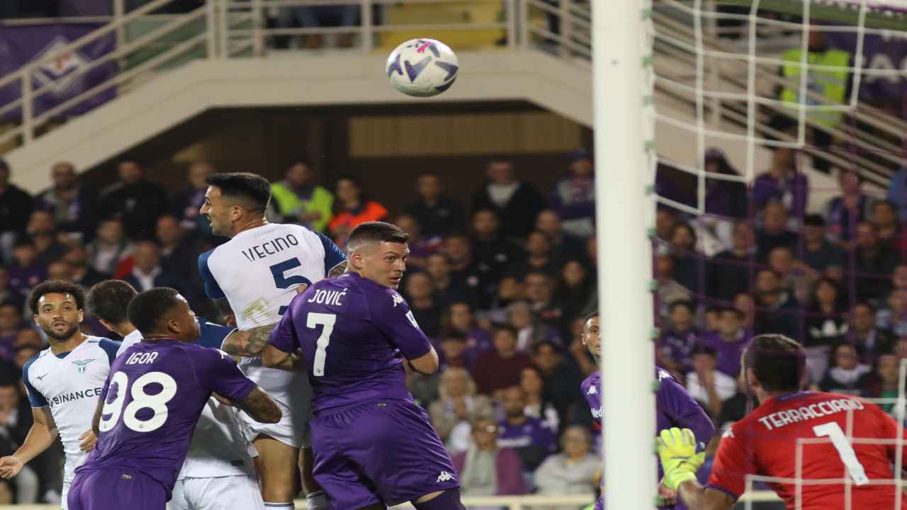 Lazio, Vecino uomo Sarri | Il goal alla Fiorentina è da primato
