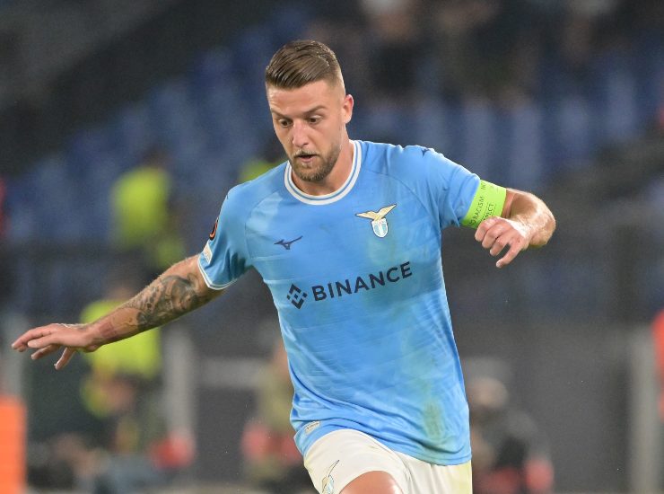 Milinkovic-Savic in azione durante Lazio-Midtjylland.