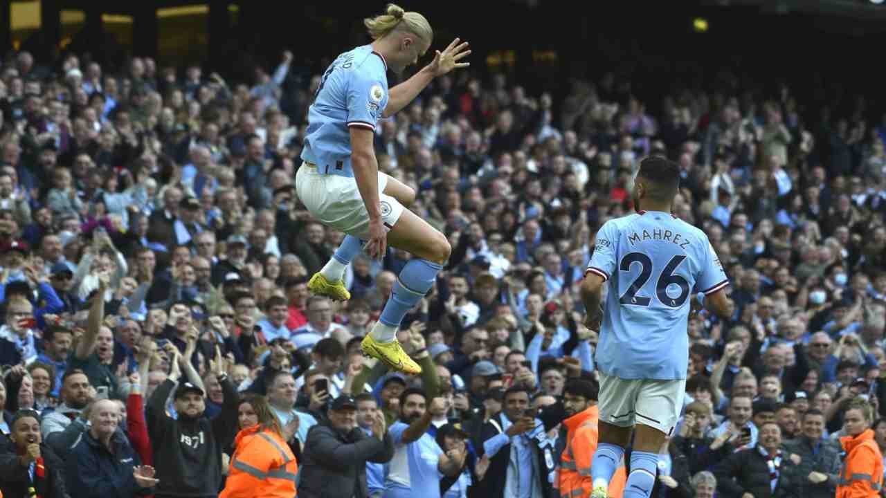 Haaland festeggia un goal con il Manchester City