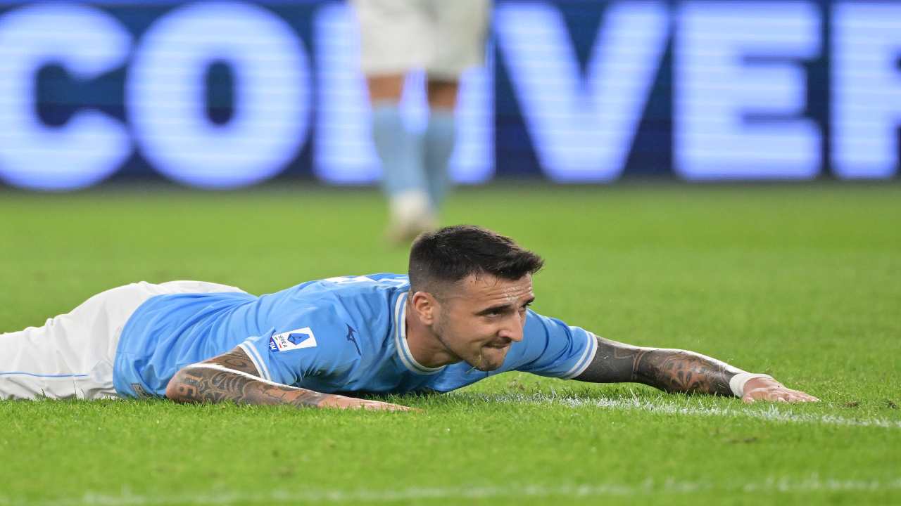 Vecino tra i migliori, ma sbaglia il gol che avrebbe portato la Lazio sul 2-0.