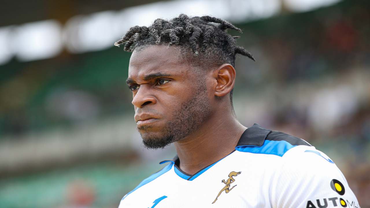 “Chi è? Lei qui non può entrare”: la disavventura di Duvan Zapata, prossimo avversario della Lazio