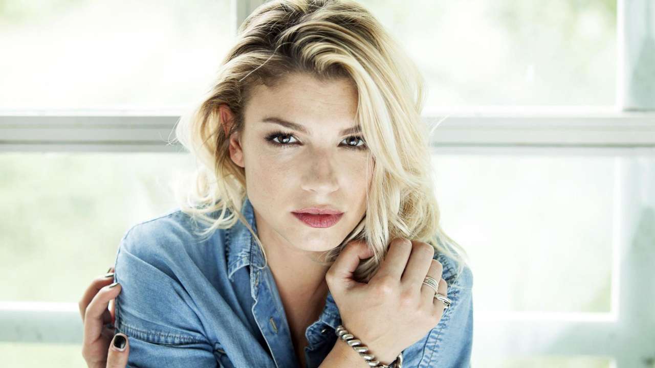 Emma Marrone in cerca di un fidanzamento: la confessione social