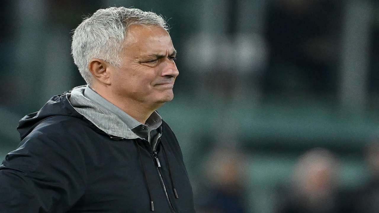 L'ex Lazio asfalta Mourinho dopo il derby