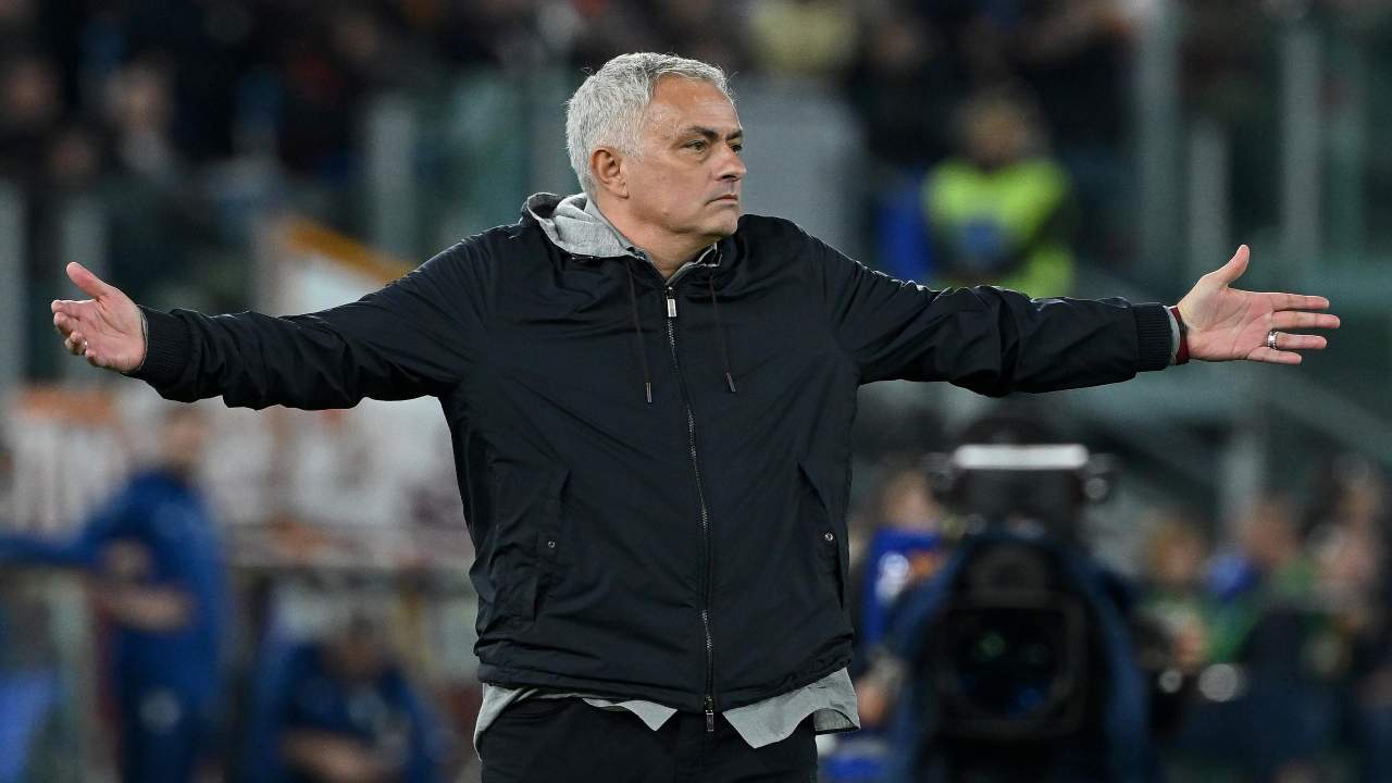 Mourinho gela i tifosi della Roma: addio a giugno
