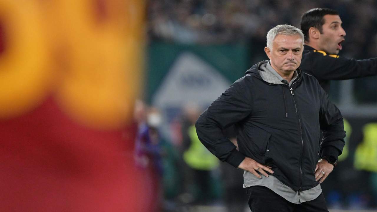 Mourinho non è felice al termine di Roma-Lazio