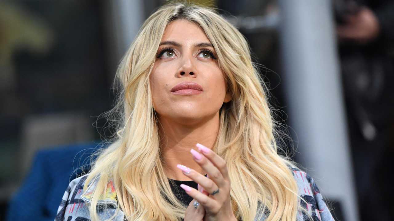 Wanda Nara sotto la doccia è uno schianto