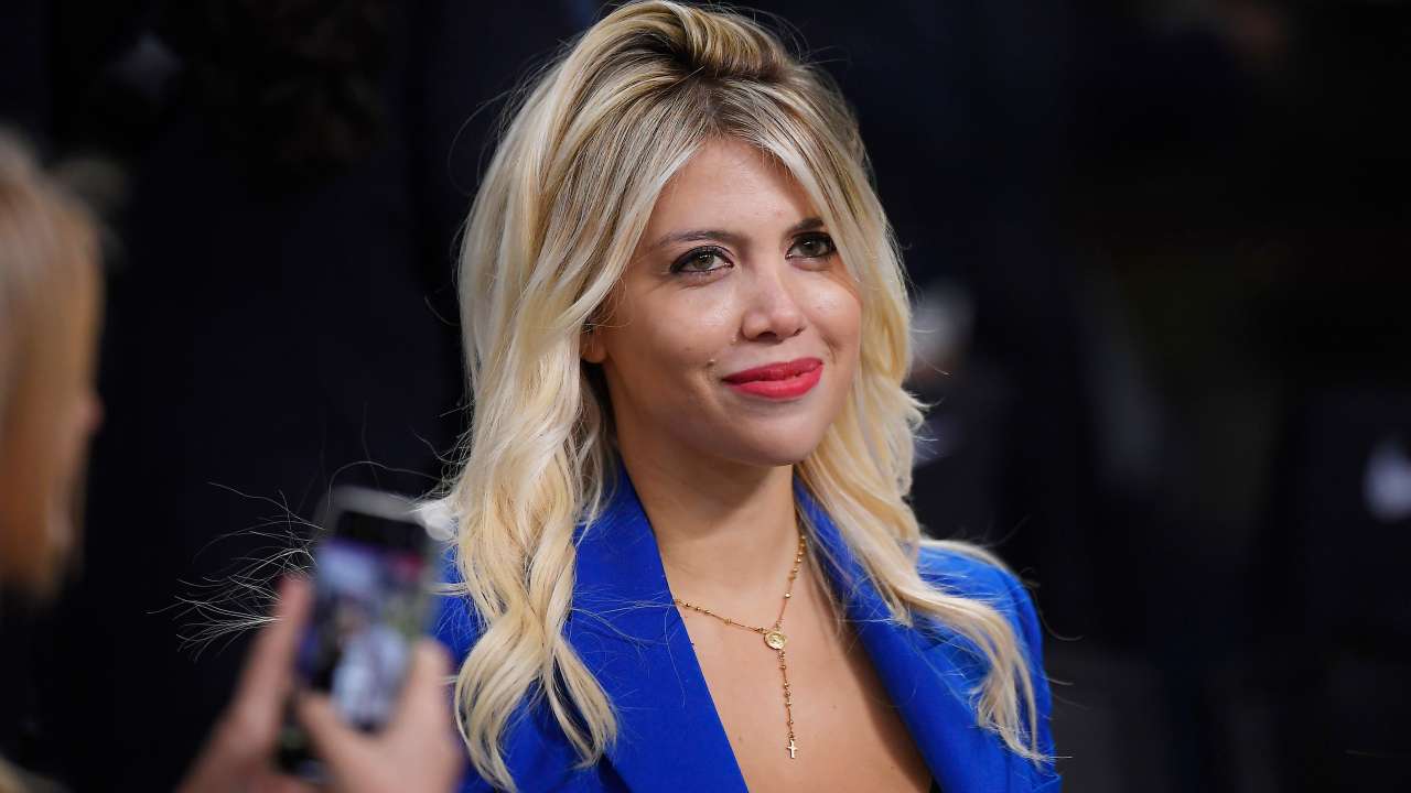 Wanda Nara alle Maldive in compagnia di un uomo