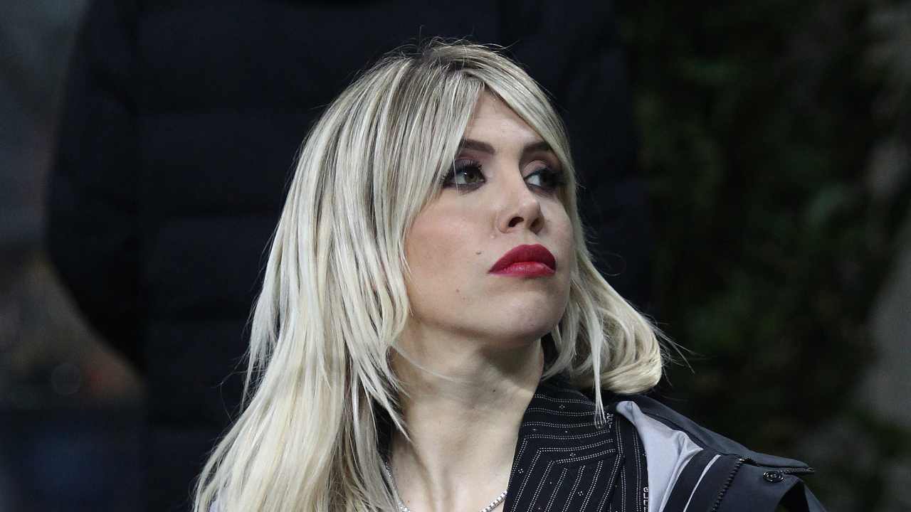 Wanda Nara, gli scatti hot in albergo infiammano il web.