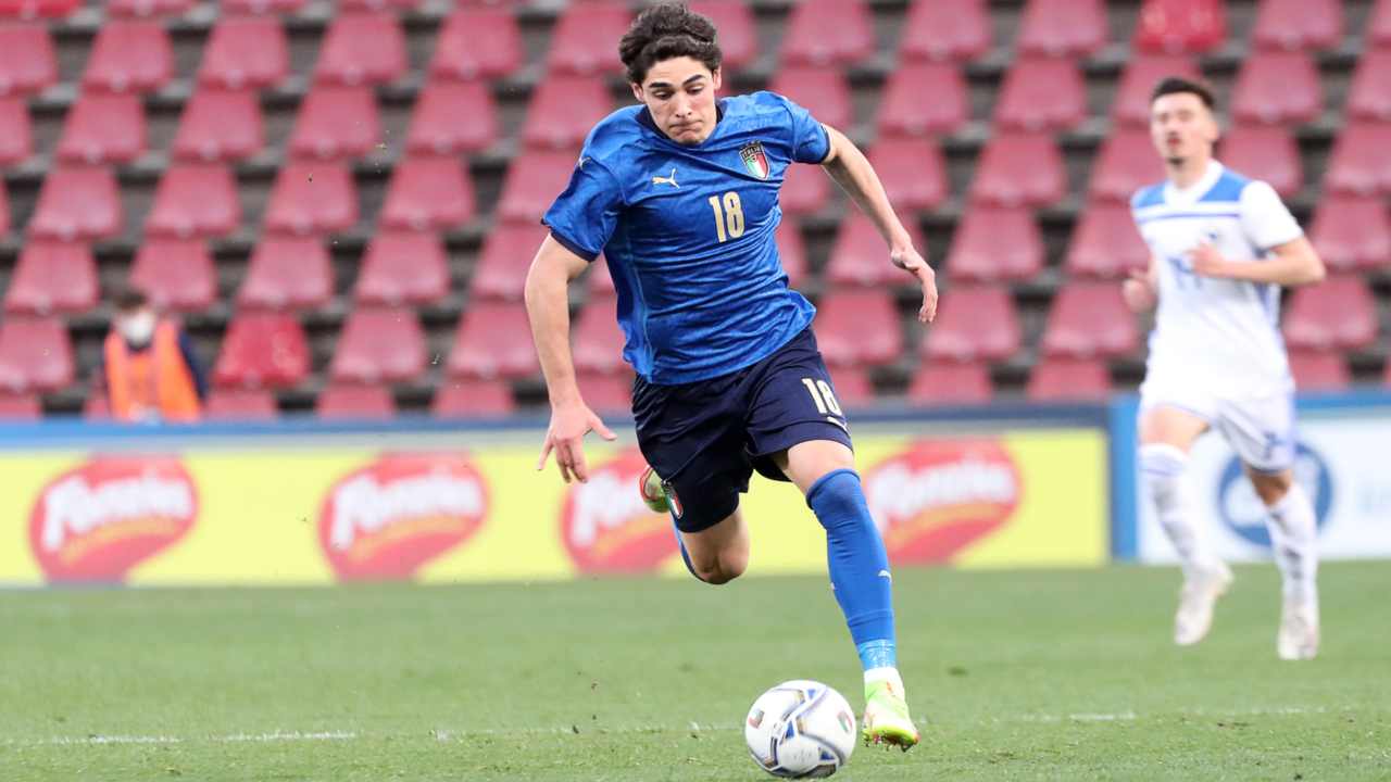 Matteo Cancellieri in azione con l'Under 21 italiana