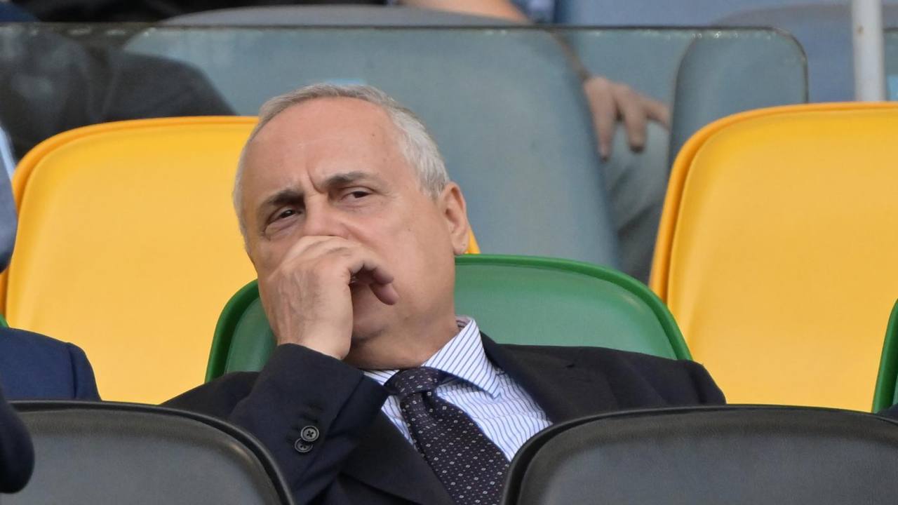 Claudio Lotito in tribuna allo stadio