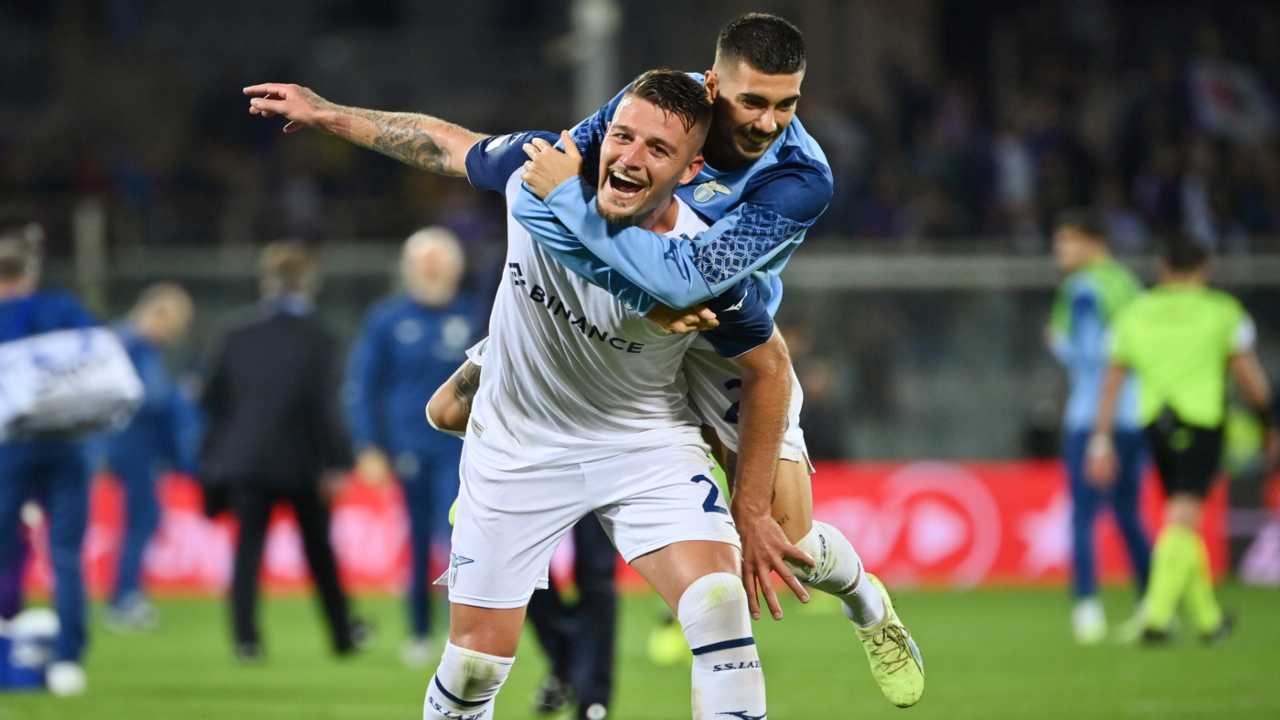 Sergej Milinkovic-Savic e Zaccagni festeggiano un goal