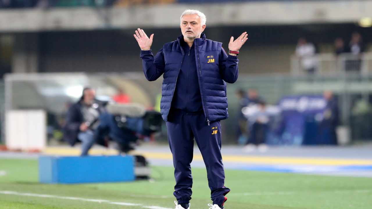 Mourinho provoca la Lazio in vista del derby