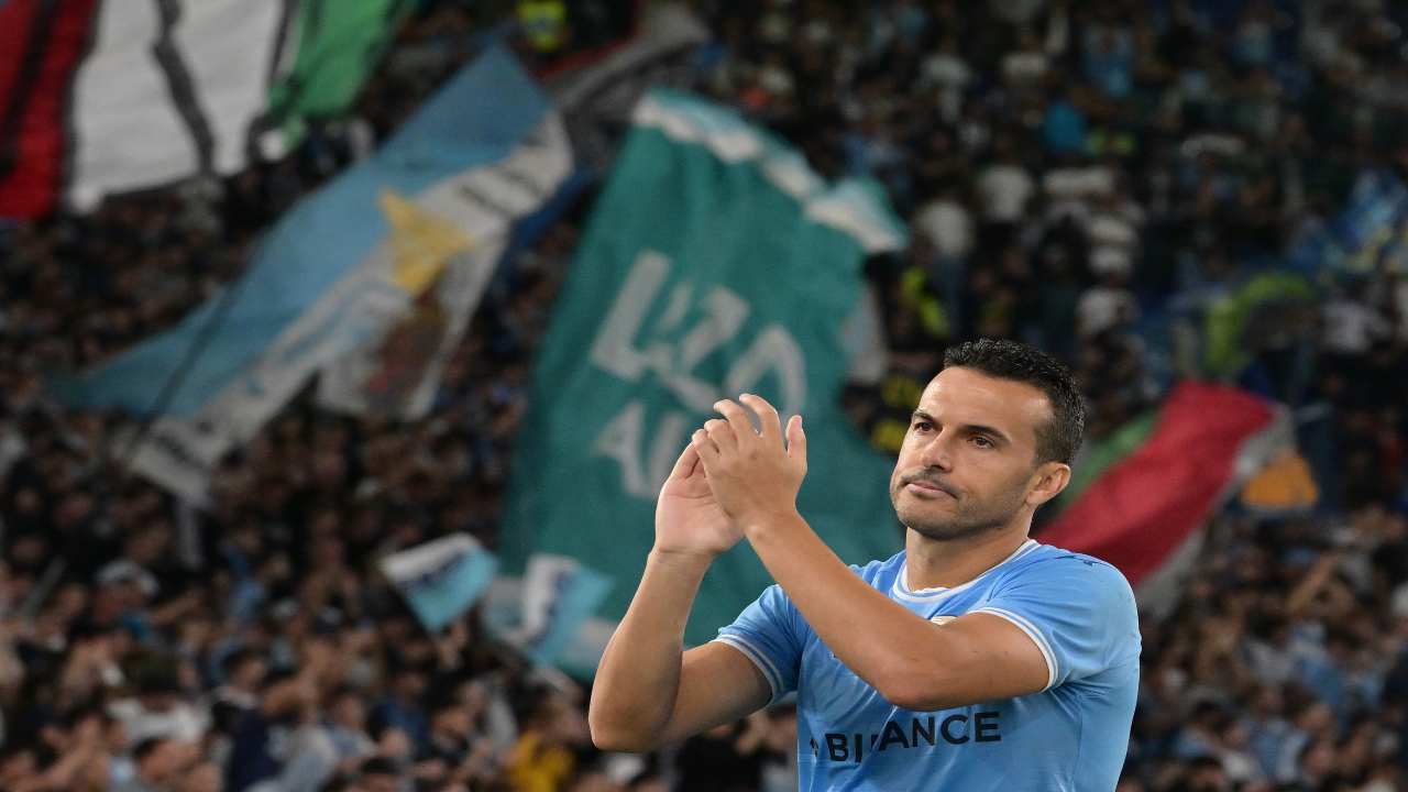 Pedro saluta i tifosi