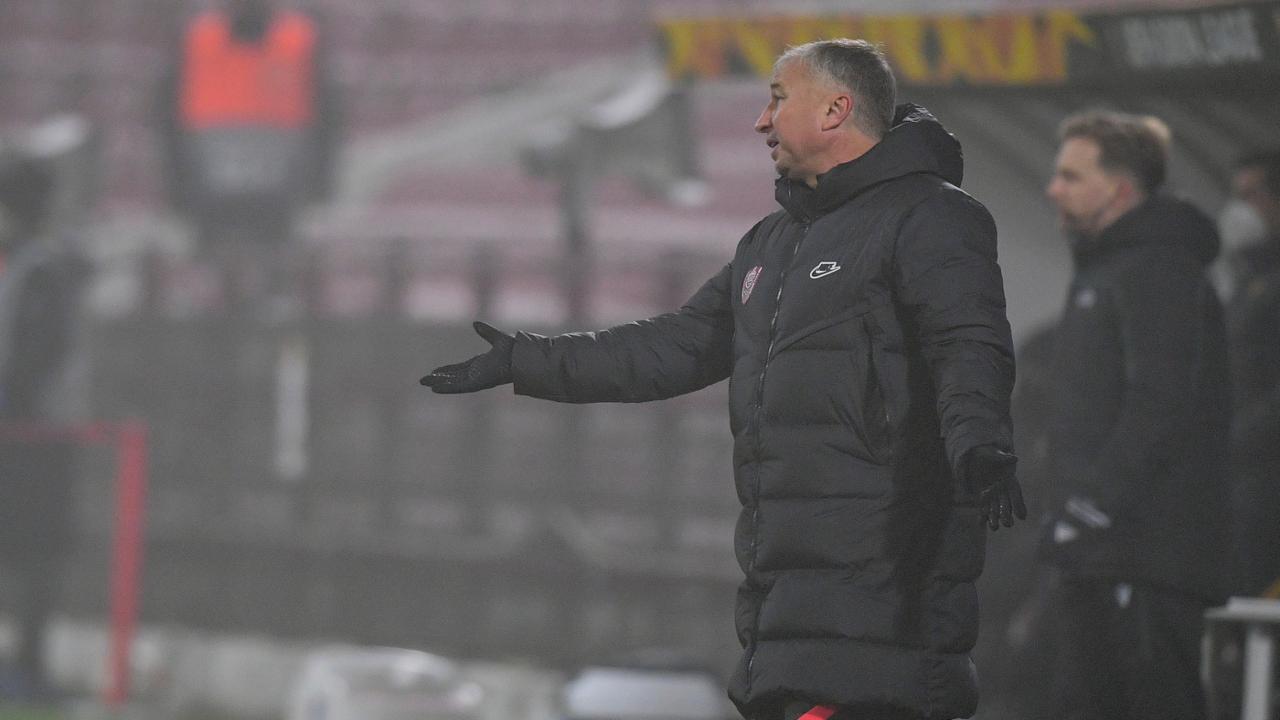 Petrescu, l'allenatore del Cluj