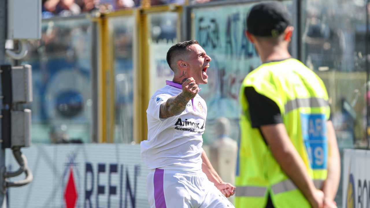 Emanuele Valeri in goal con la Cremonese contro l'Atalanta