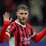 Santi Gimenez non esulta