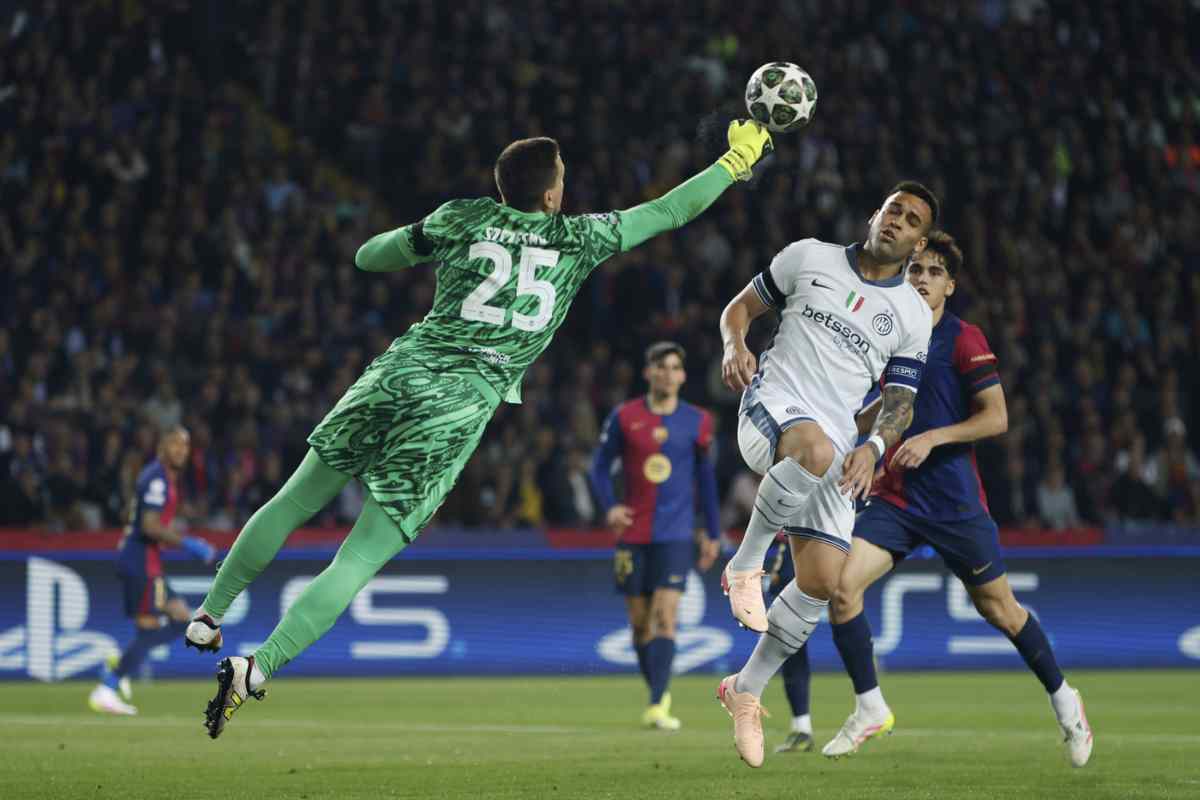 lautaro martinez durante barcellona inter