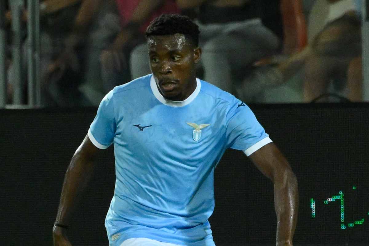 Dele Bashiru durante un'amichevole estiva