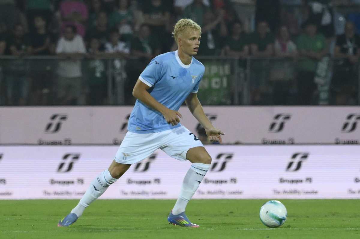 Oliver Provstgaard con la maglia della Lazio 