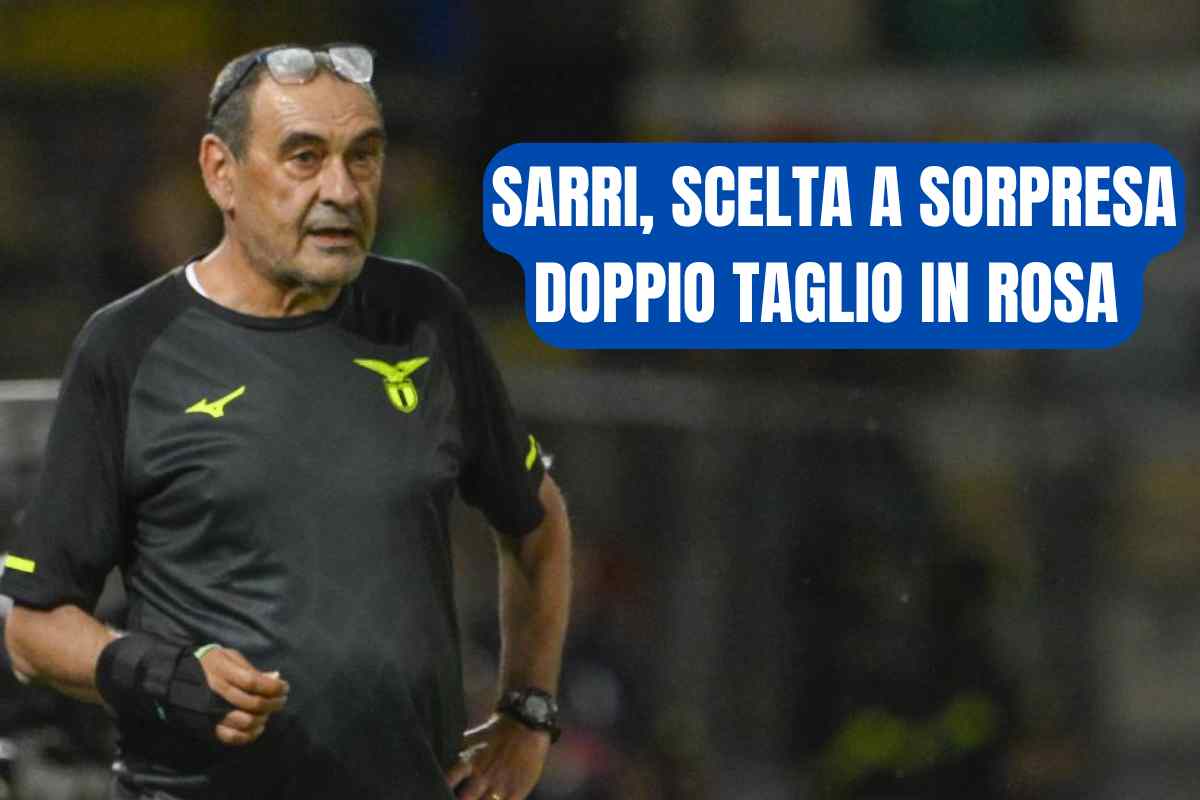 Sarri pensieroso in panchina durante un'amichevole della Lazio 