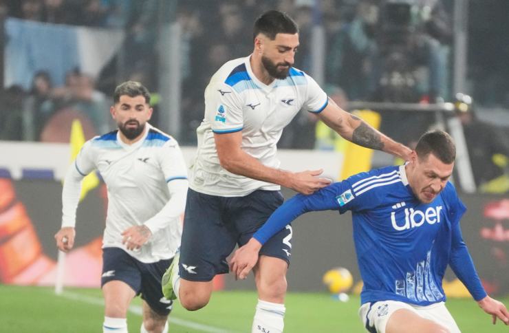 Samuel Gigot durante l'ultima sfida con il Como