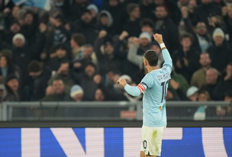 Mattia Zaccagni esulta davanti ai suoi tifosi