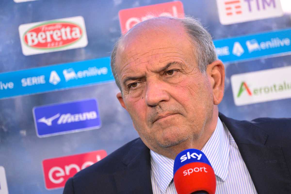 Il direttore sportivo della Lazio Fabiani prima di una gara di campionato