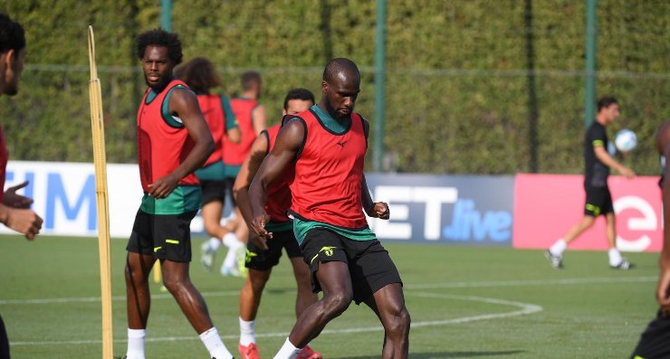 Boulaye Dia metre spinge in allenamento sotto gli occhi di Sarri