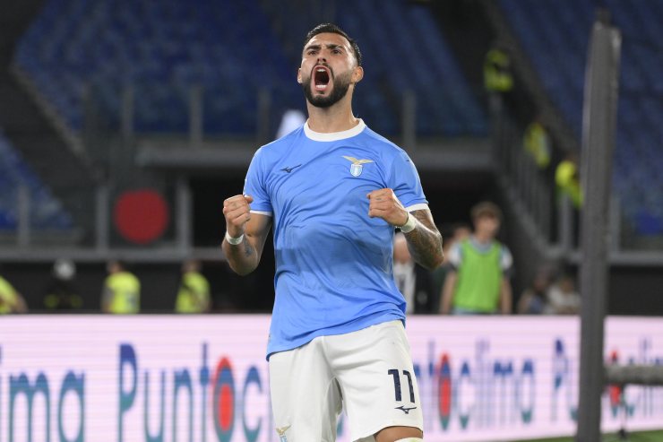 Castellanos esulta dopo il gol al Verona