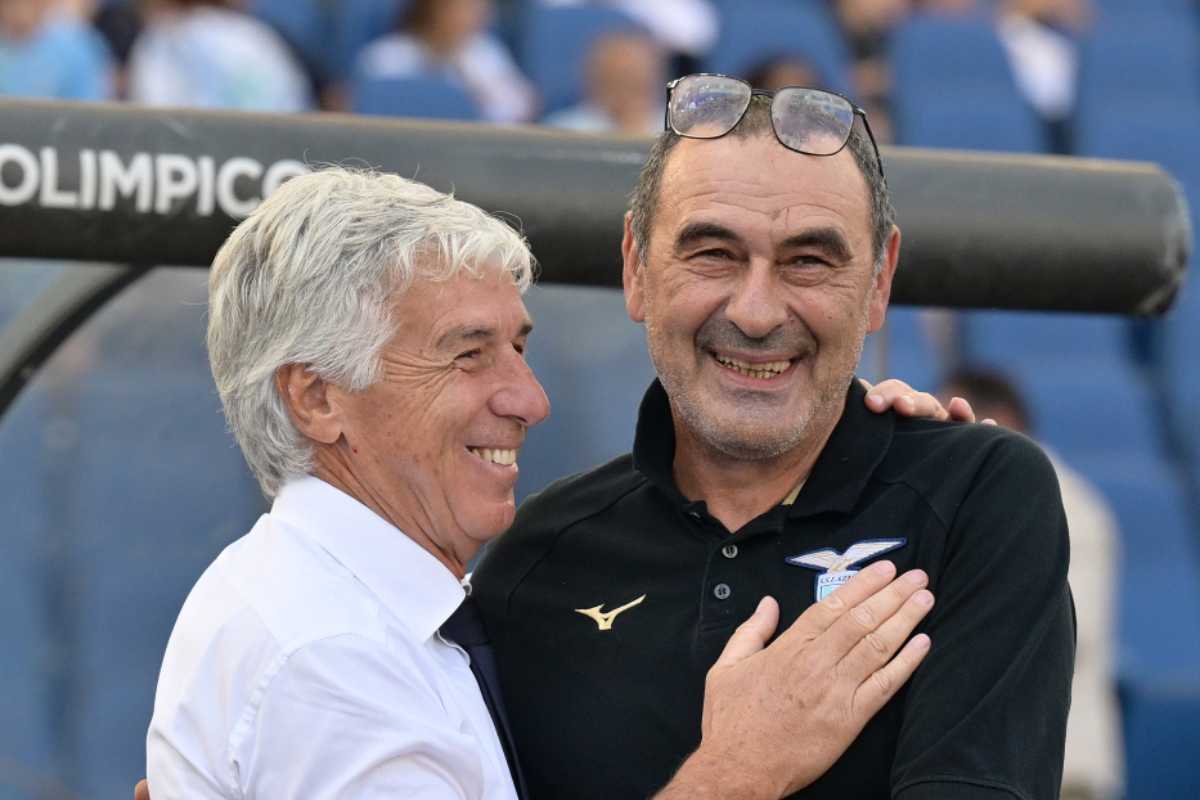 Sarri e Gian Piero Gasperini si abbracciano